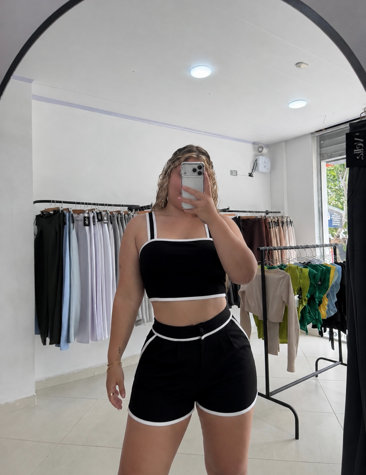 Top más short